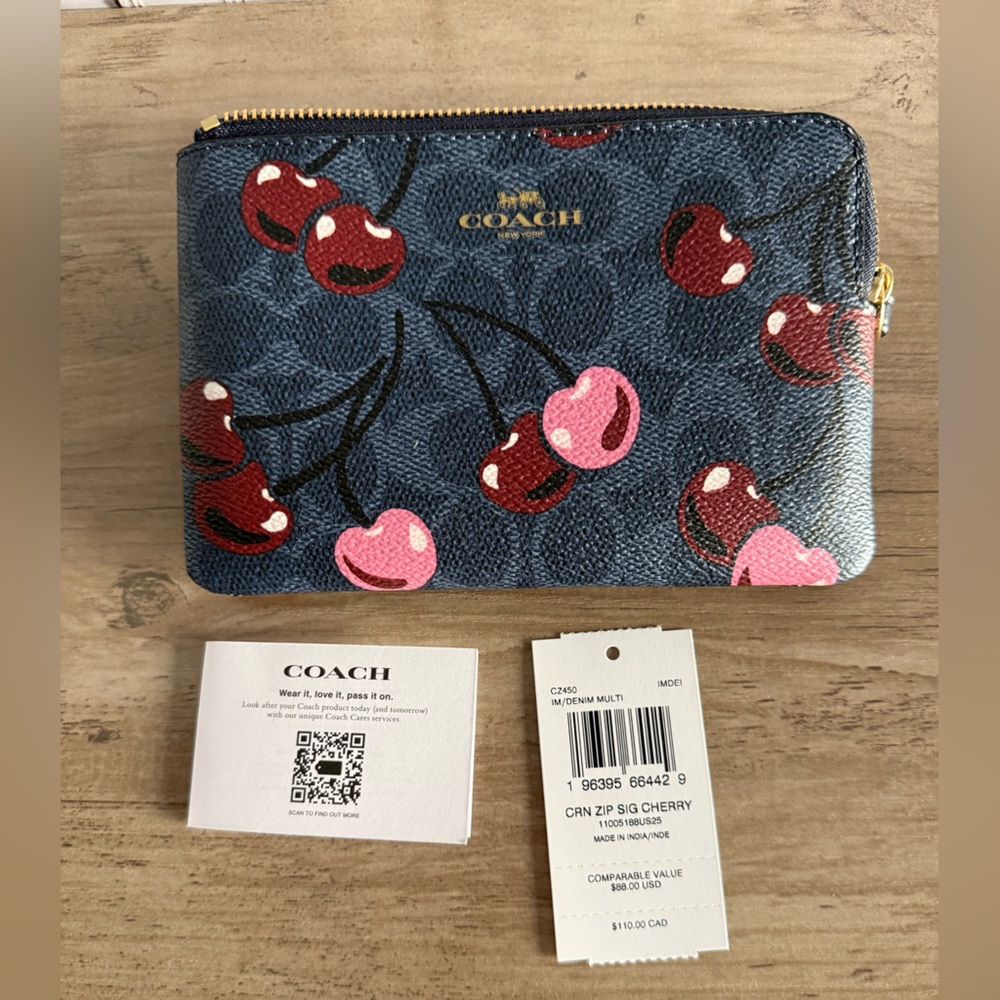 NWT Last chance Price is firm Coach Corner Zip Wristlet In Signature With cherry - Picture 5 of 5